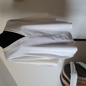 BNWOT Low V Front Pullover Blouse